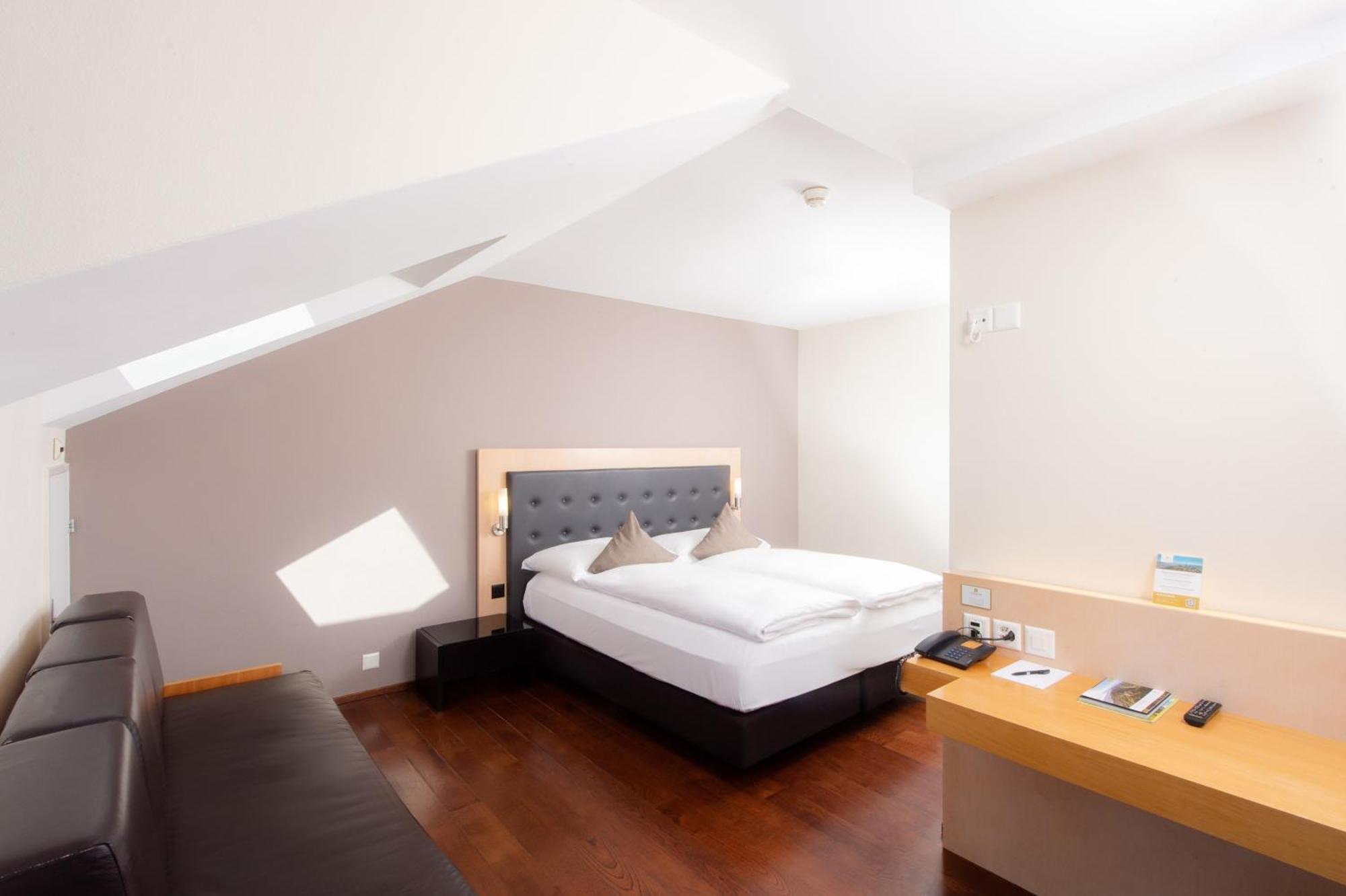 Hotel Uto Kulm Car-Free Hideaway In Zurich Bonstetten Kamer foto
